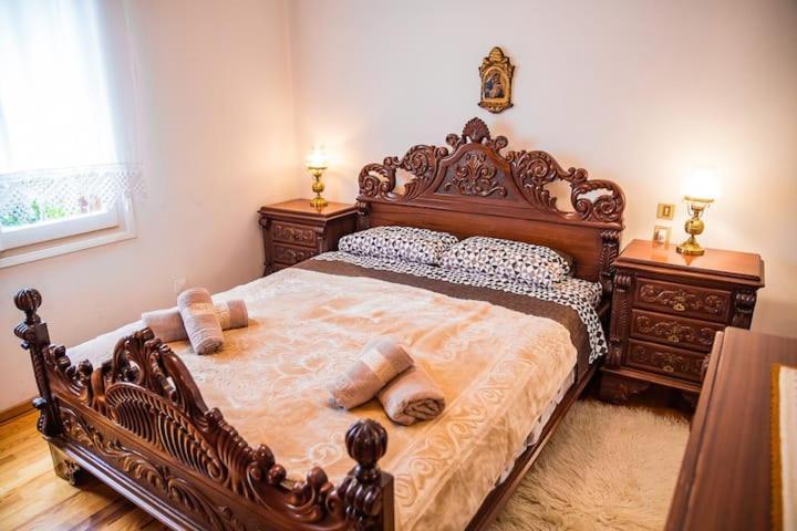 Traditional Antique Deco House กาลัมปากา ภายนอก รูปภาพ