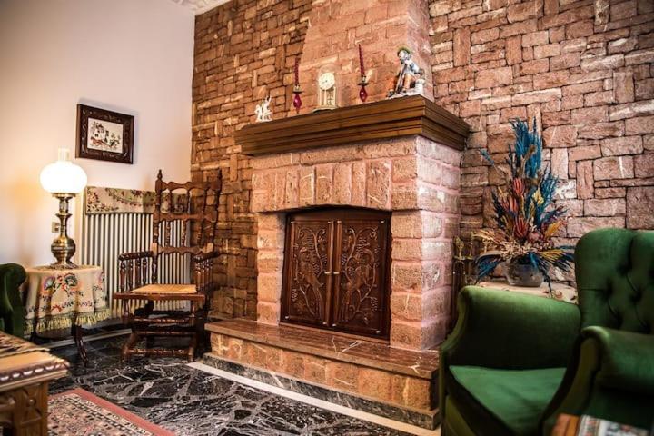Traditional Antique Deco House กาลัมปากา ภายนอก รูปภาพ